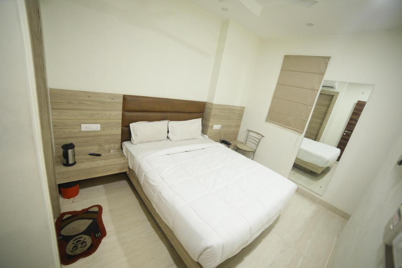 Hotel Shri Ram Residency Агра Екстериор снимка