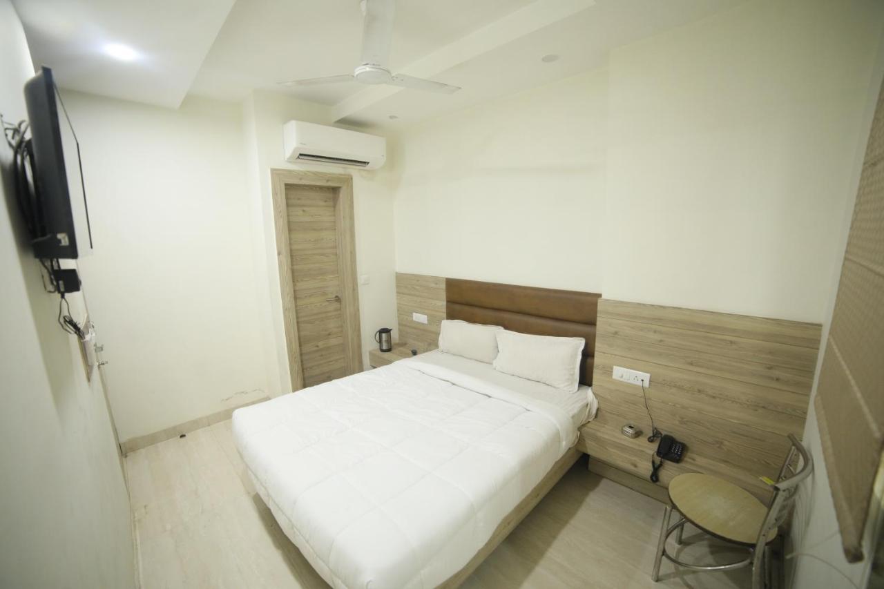 Hotel Shri Ram Residency Агра Екстериор снимка